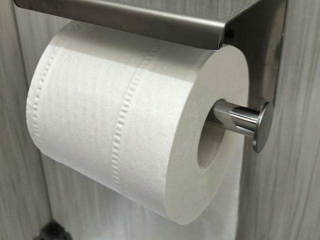 听完七岁女儿厕所“自救”故事，杭州小学生妈妈裂开了