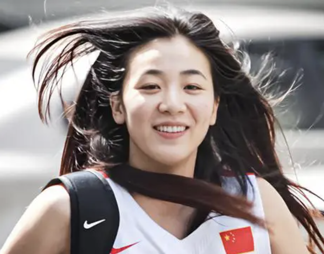 体育轶事:女篮界中的“小王祖贤”,颜值超高,退役后网友盼复出