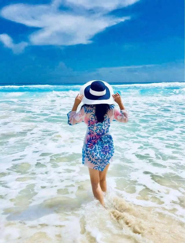 87版《红楼梦》薛宝钗晒近照,54岁肤白貌美身家过亿至今依然单身