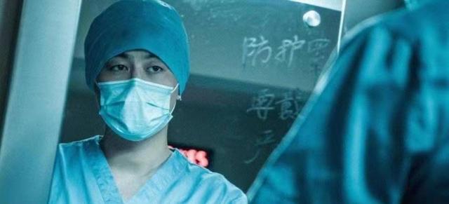 36岁朱亚文近照曝光，脸颊凹陷瘦脱相，曾被杨颖称为行走荷尔蒙