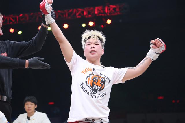 昆仑决擂台上的女性元素 巾帼英雄美女宝贝斗艳