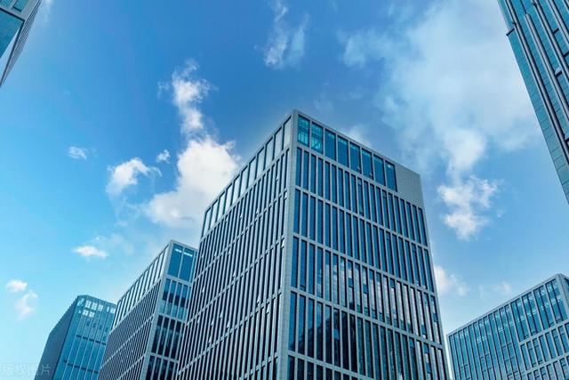 能否分享一下你拍摄的天空？记录每一刻的云端奇迹