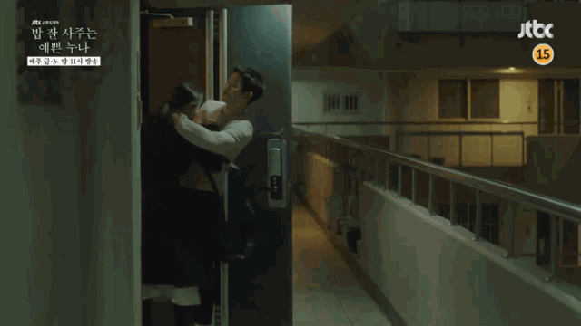 年下温柔小奶狗撩动年上漂亮姐姐？爆甜姐弟恋了解一下