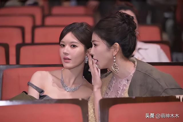 直播高清镜头下的明星！刘亦菲有了年龄感，关晓彤黑眼圈好明显