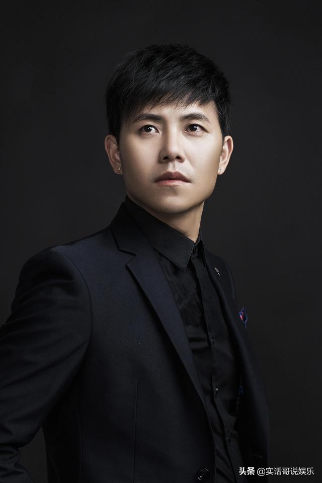 爱国艺人温兆伦近况曝光，深耕音乐领域提携许嘉文写《老爸老家》