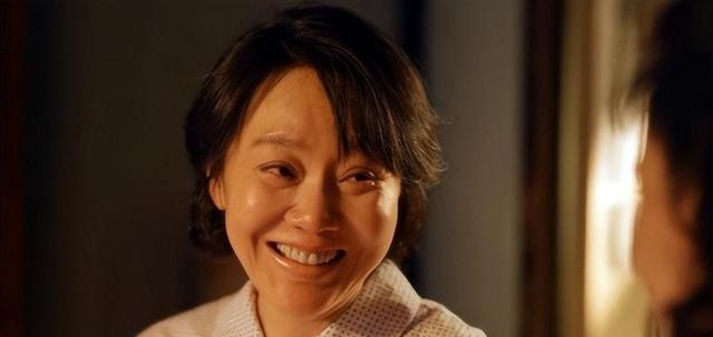 闫妮离婚20年，为何很少提到前夫？直到看到邹伟的职业后就明白了