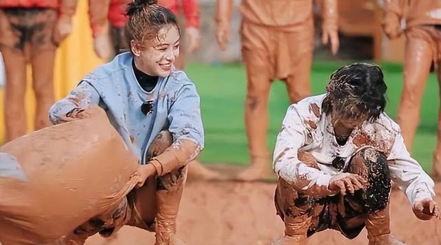 跑男最新路透曝光，baby疑遭嘉宾孤立后再引争议，全程镶边无镜头