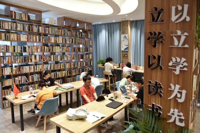 山东书城发通知提前闭店！看书，你喜欢去哪里？