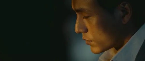 这部介绍中国“民族脊梁”的电影，绝不能沉