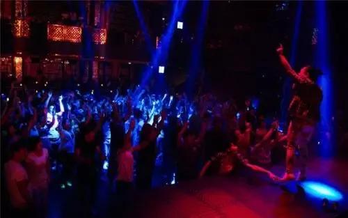 夜店可以有多疯狂