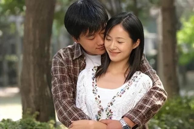 干爹陈道明干哥佟大为，在男人堆里游刃有余，“顶级绿茶”现行记