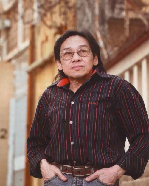 79岁再拿金像奖，生于广西身高不足一米五，他缘何成香港影坛大佬