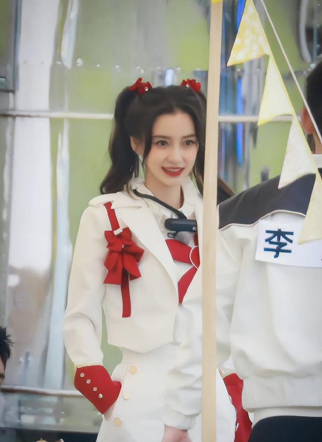 跑男最新路透曝光，baby疑遭嘉宾孤立后再引争议，全程镶边无镜头