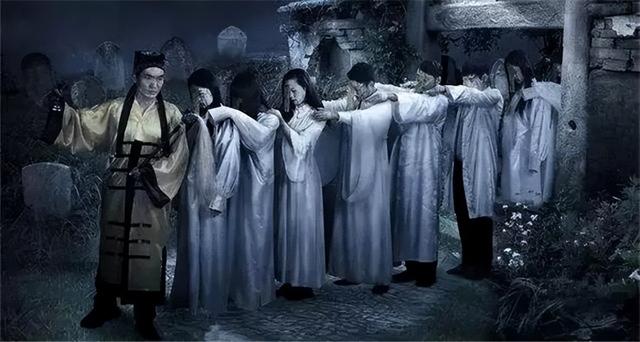 湘西最后一位赶尸人，真实还原恐怖赶尸场景，并上演死鸡复活术