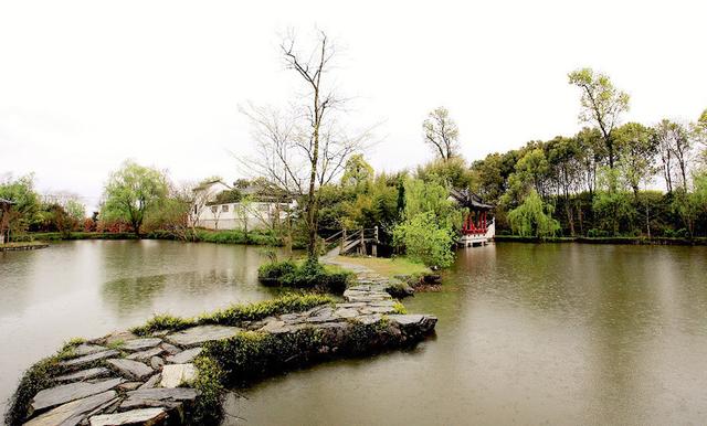 电视剧《天仙配》在安徽省黄山市徽州区潜口镇唐模村拍摄的