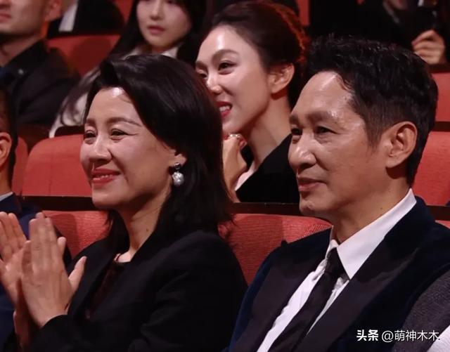 直播高清镜头下的明星！刘亦菲有了年龄感，关晓彤黑眼圈好明显