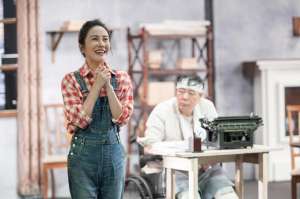 头号书迷(反思人类亲密关系，叶璇高亚麟诠释斯蒂芬金经典作品《头号书迷》)