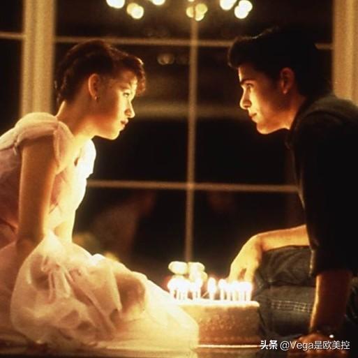 22个来自经典欧美电影中的浪漫之吻，哪个是你的爱情启蒙？