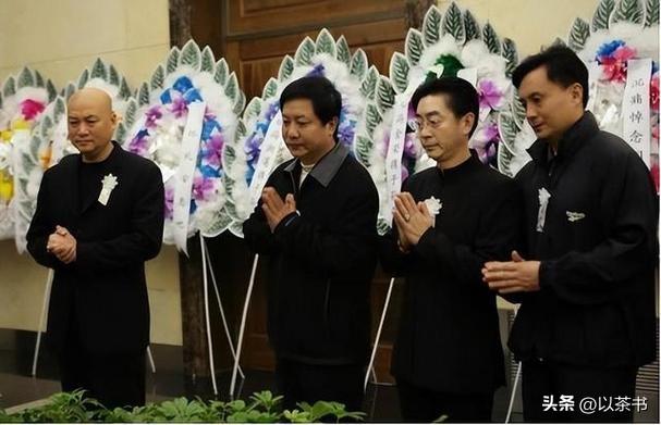 带三个娃嫁小14岁丈夫，她病逝7年后，丈夫王崇秋的做法令人感动