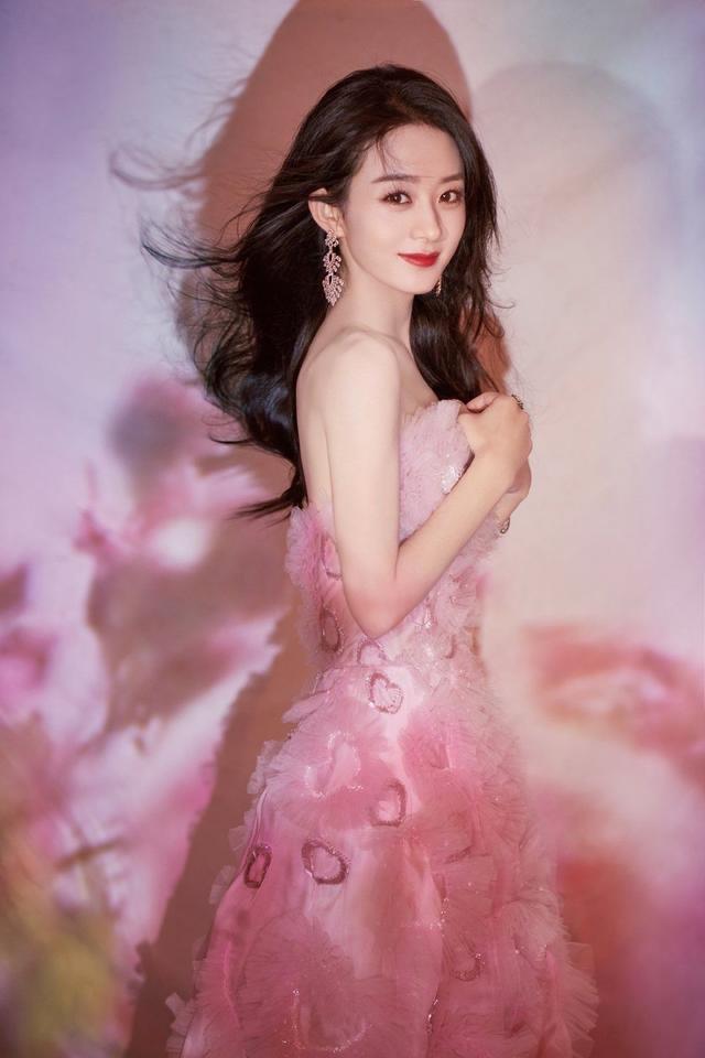 34岁赵丽颖为新剧增肥，模样大变认不出，保持圆润敬业拍戏推掉红毯