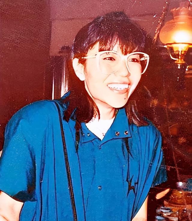 著名歌手谭咏麟：为了生一个儿子，他在发妻与红颜知己之间挣扎