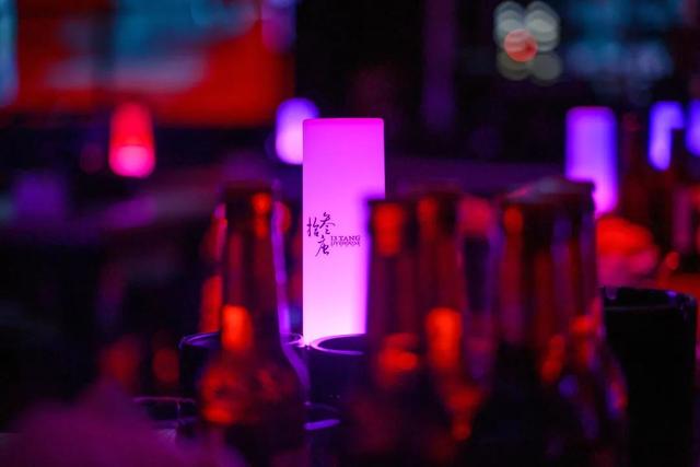 2月23日丨百万抖音红人韩尚霏邀你来拾叁唐Livehouse酒吧听歌！