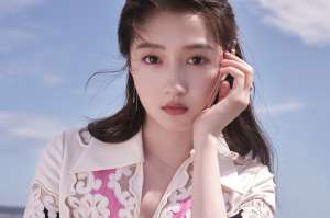 请个明星代言多少钱啊(明星代言费疑曝光关晓彤两年代言达1200万，宋祖儿一场演出80万)