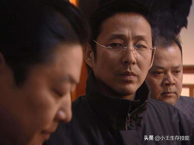 管虎的一部电视剧里面竟然有三个女友