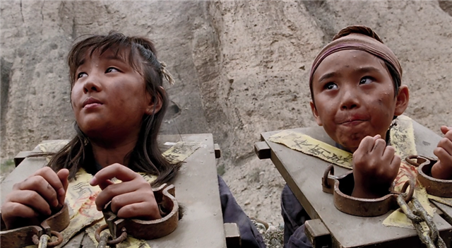 《新龙门客栈》28年，“生番”慈眉善目，小女孩成为39岁的姐姐