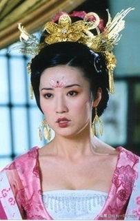 《至尊红颜》又美又飒的王皇后，也是因错爱一人由爱生恨的可怜人