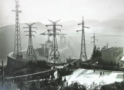 匆匆那些年：暗恋学姐多年，95年毕业后我为娶她向单位请假