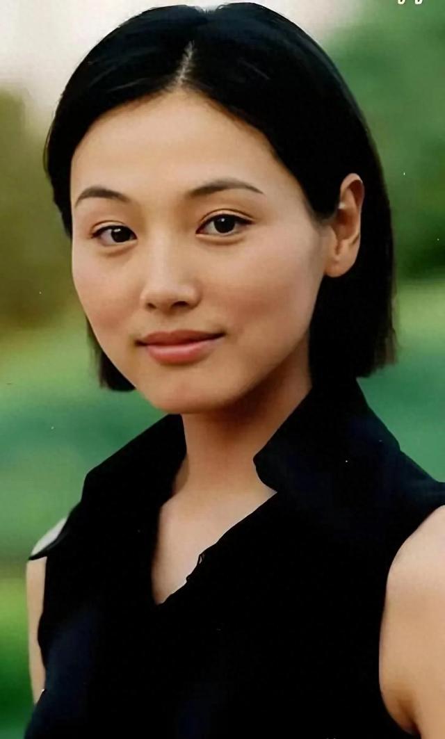 被称为“男人婆”的张延，美到恰如其分，知性且优雅，实力派演员