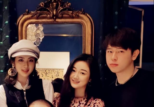 陈凯歌陈红长子陈雨昂,比陈飞宇还优秀,与姚安娜何超欣是好朋友