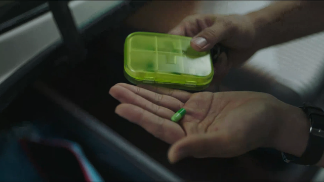 张东升怎么知道晶晶坠楼的秘密？是谁泄密的，或许普普知道