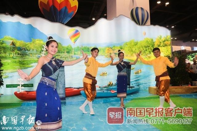 赏特色表演，尝地道美食！魅力之城吃喝玩乐一站式满足