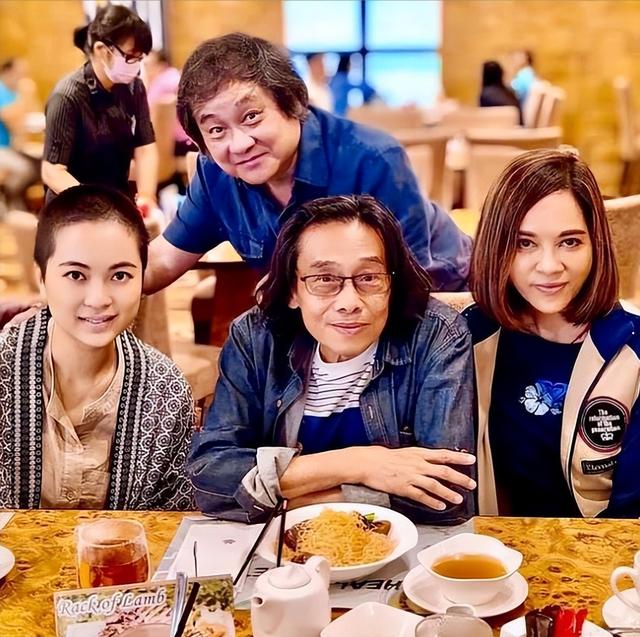 79岁再拿金像奖，生于广西身高不足一米五，他缘何成香港影坛大佬