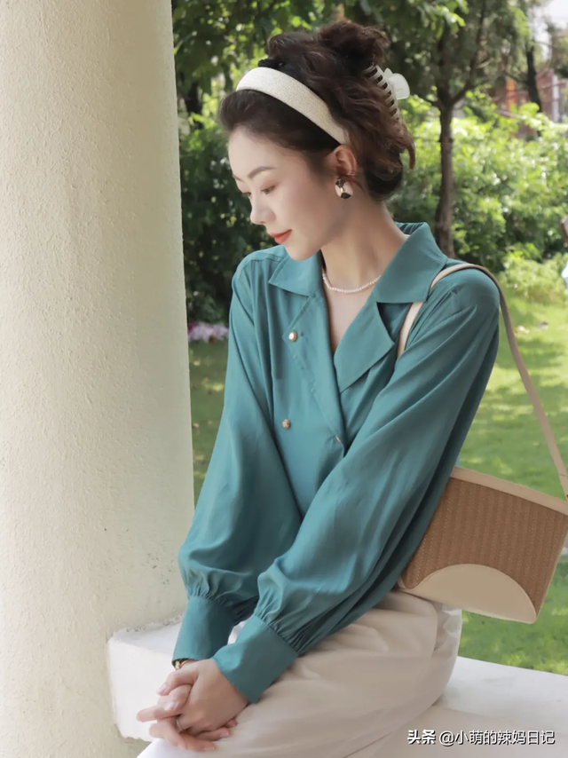 若你刚过50岁，要远离这3种“妈妈装”！这样穿才够优雅、气质