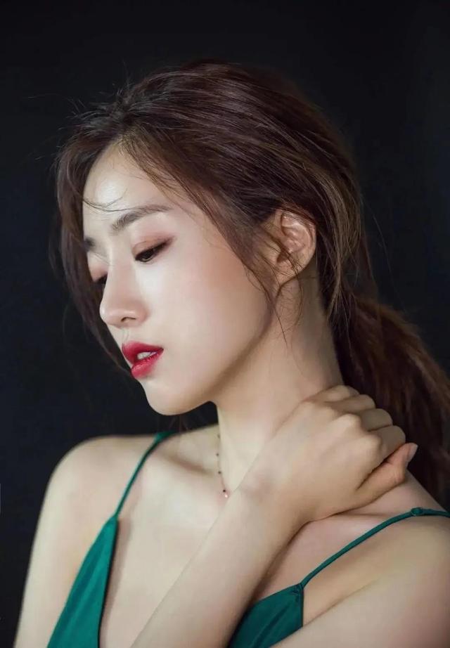 咸恩静，有颜值有才华的人气小花旦