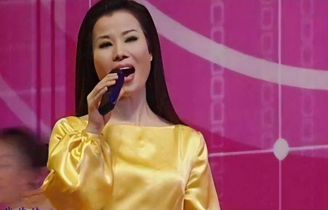 她从高烧再到离世仅16天，带病参加春晚，最后的时间也留在舞台上