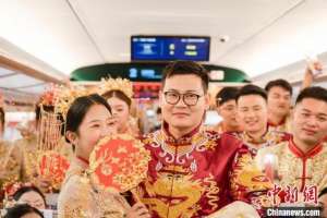 爱情复兴(心动520，“复兴号”见证20对铁路青年幸福时刻)