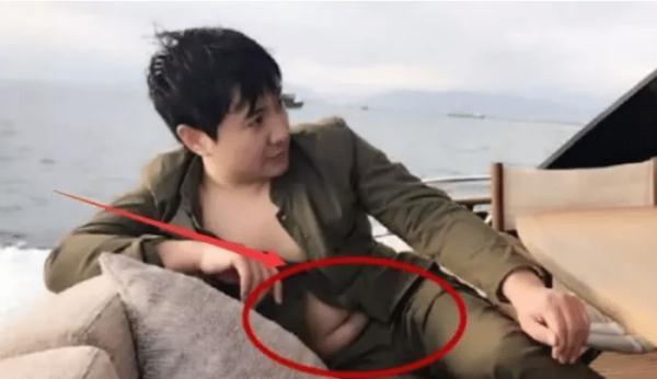 有一种“坑弟”叫沈腾姐姐,每张图都不放过沈腾,长在笑点上了