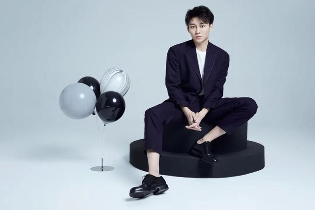 刘奕君：人生低谷期净身出户，二婚娶小娇妻终获幸福