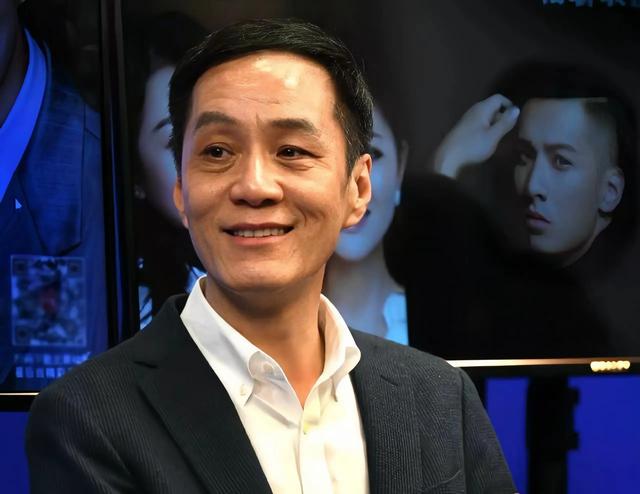 深藏不露：这几对夫妻竟然都是国家一级演员，有的是从校服到婚纱