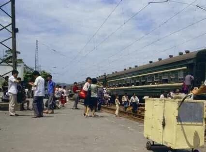 匆匆那些年：暗恋学姐多年，95年毕业后我为娶她向单位请假