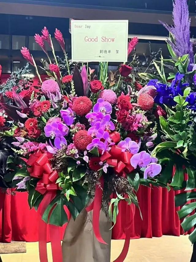 周杰伦再澄清父亲家暴：都被误会了