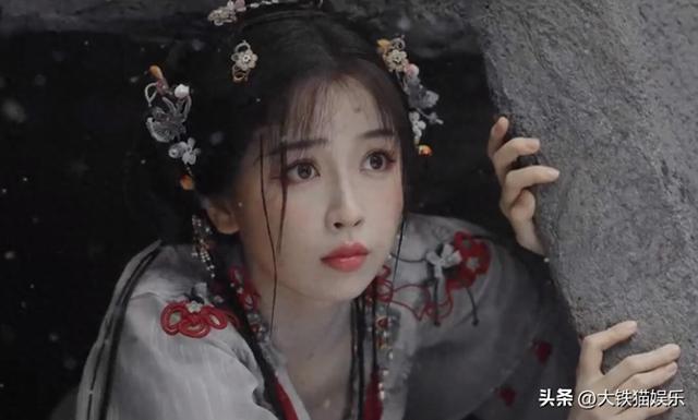 小演员别选太惊艳，不然尴尬的就是成年演员，范丞丞根本接不住戏