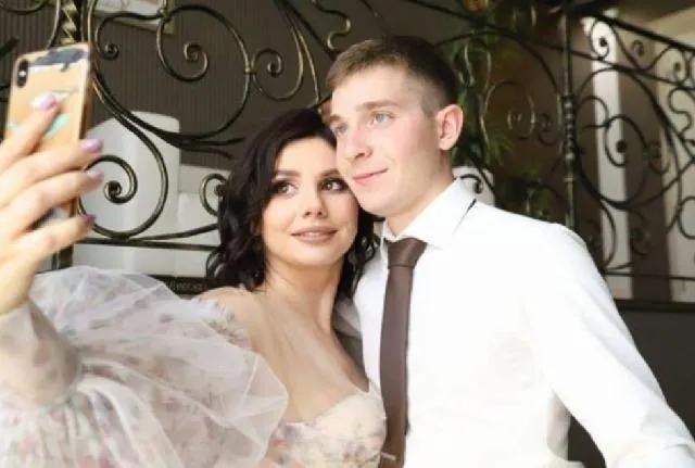 俄罗斯35岁漂亮后妈嫁给20岁继子，我又相信爱情了（多图）