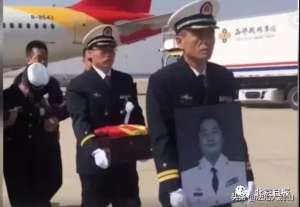 选择牺牲(真相来了，两名飞行员，100%牺牲or50%群众死伤,他们的选择竟被质疑…)