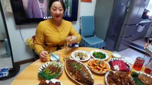 大肘子(新年快乐，给父母做顿丰盛的年夜饭。大肘子，猪蹄就这么做)