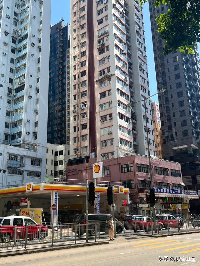 十位数天价别墅楼盘与“鸽笼”贫民窟，带你看真实的香港贫富差距